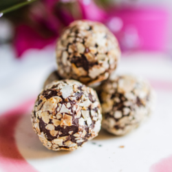 Amaretto flaked Truffle